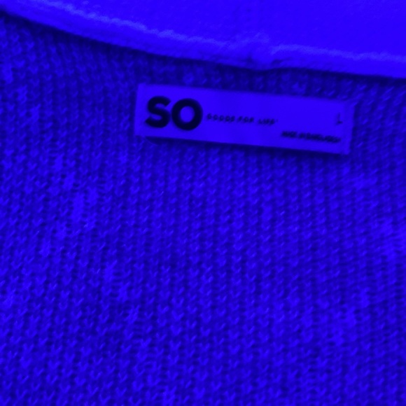 Light pink and white with bottoms and v neck sweater! - Picture 2 of 4